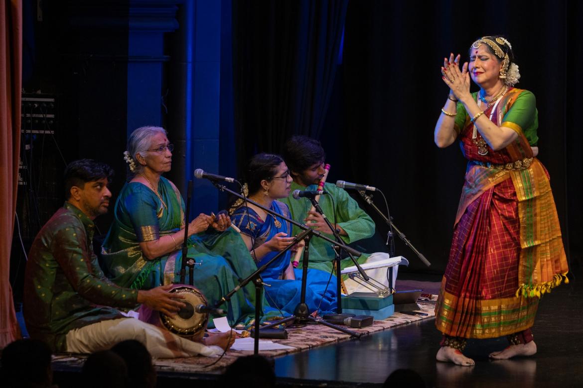 Shalini Shivashankar with musicians | Photo credit: Vipul Sangoi Shalini Shivashankar with musicians | Photo credit: Vipul Sangoi