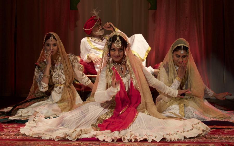 Dancers at the Court of Maharaja of Datia img: Omnibus Theatre