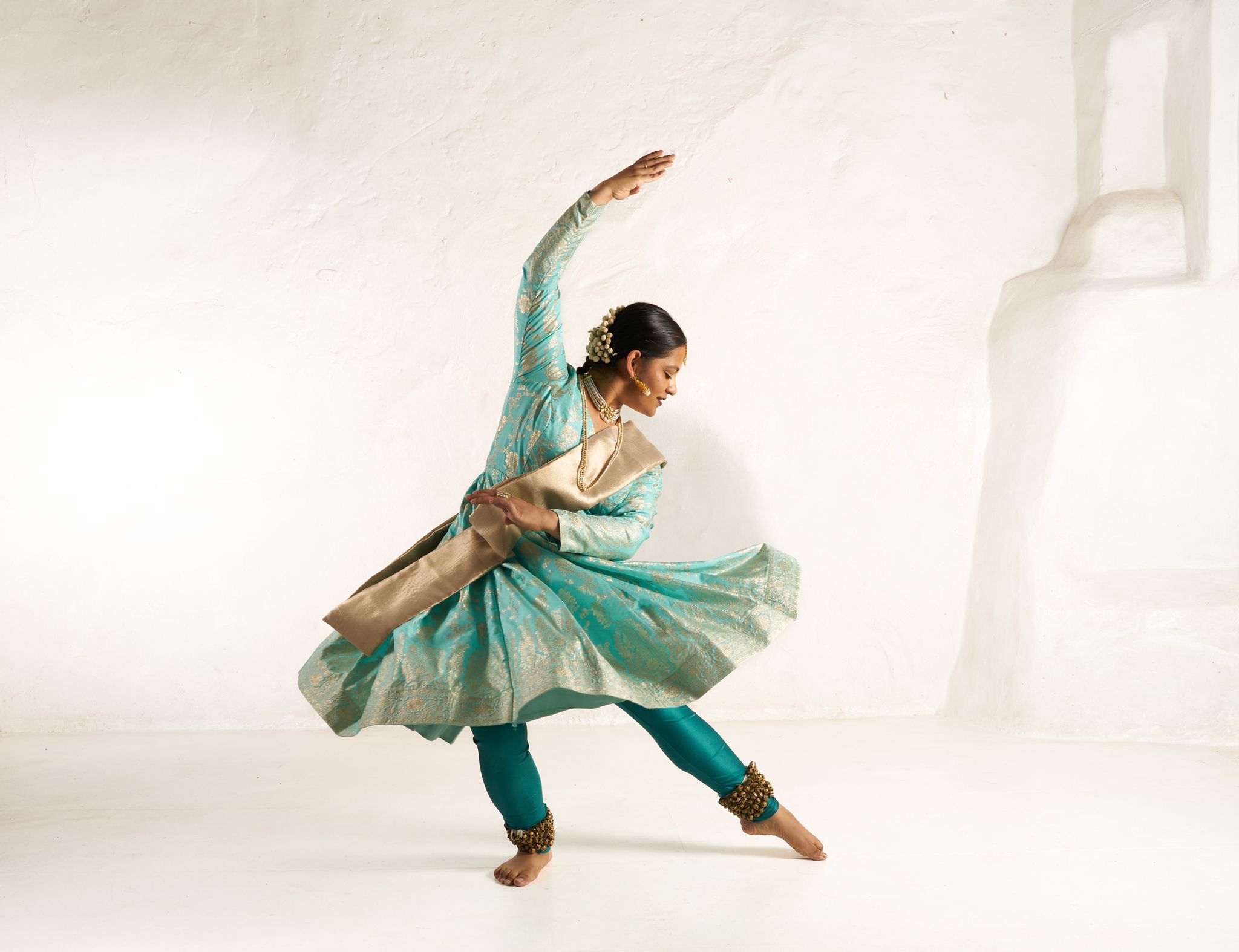 Read more about the article Divya Sharma’s Manch Pravesh