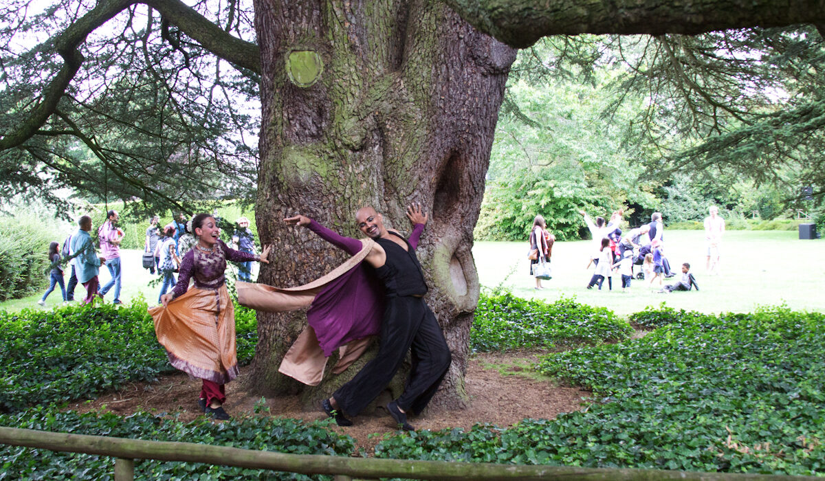 Img--R&B--Dance-around-Cedar-MLP